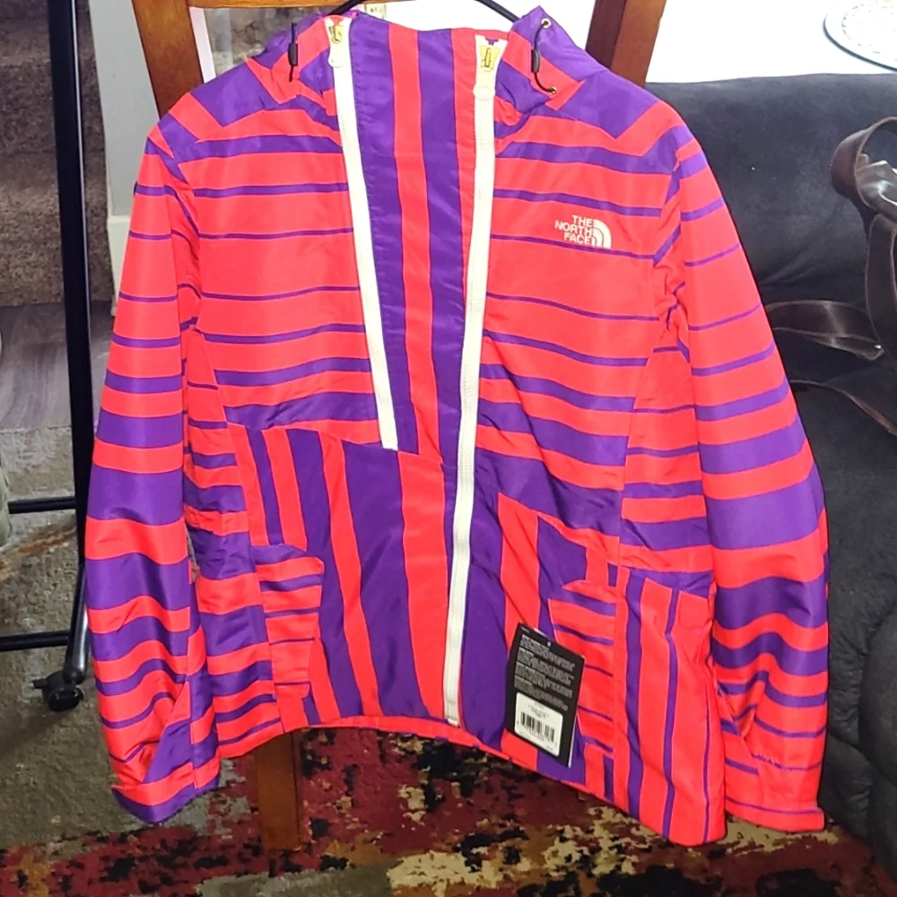 🩷The North Face Womens Beautiful NWTS snowboarding/ski jacket. Sz LG. Unique💜 - Picture 3 of 15